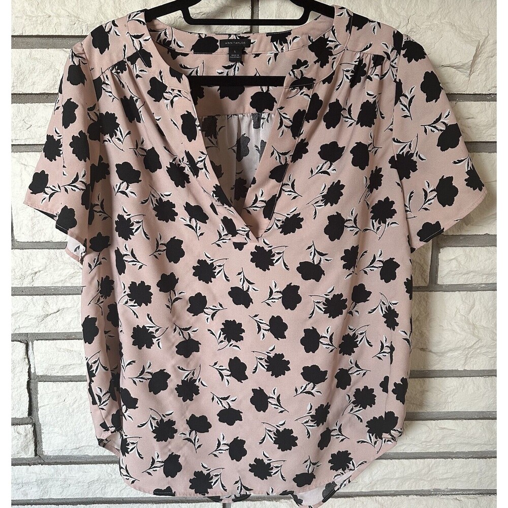 Ann Taylor Women's Floral Flowy Top V Neck Round Hem Pullover Pink Black Large